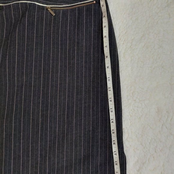 Pencil pinstripe skirt with pockets and chain details *repaired damage* - Picture 7 of 8